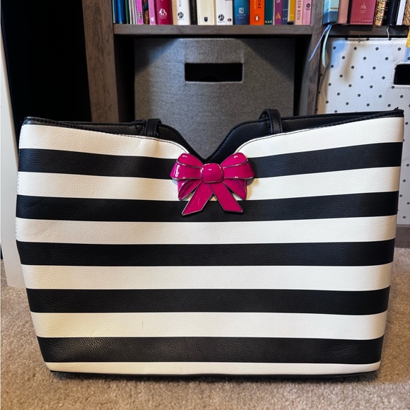 Betsey Johnson Black and White Tote with Pink Accent - Picture 1 of 2